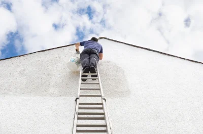 Peinture extérieure à Oz — façades et ravalement